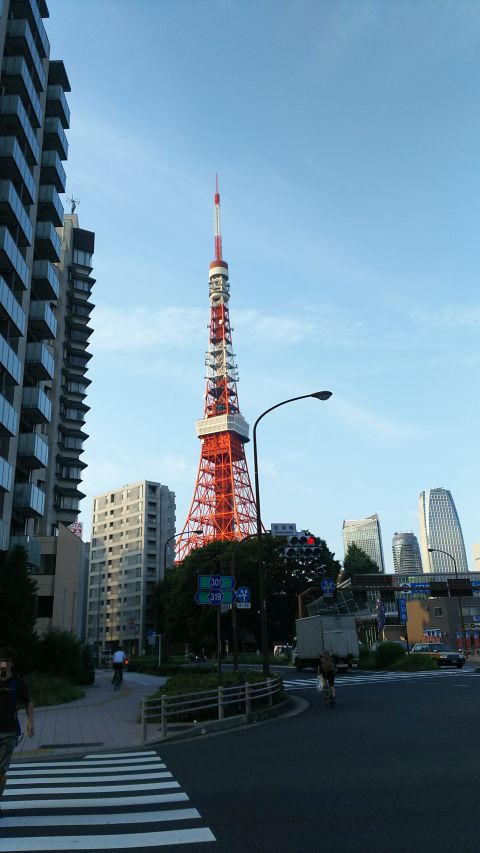 赤羽橋駅を出るとすぐ東京タワーが見えたのでびっくりしてしまいました。全行程は妻にまかせっぱなしだったんです。