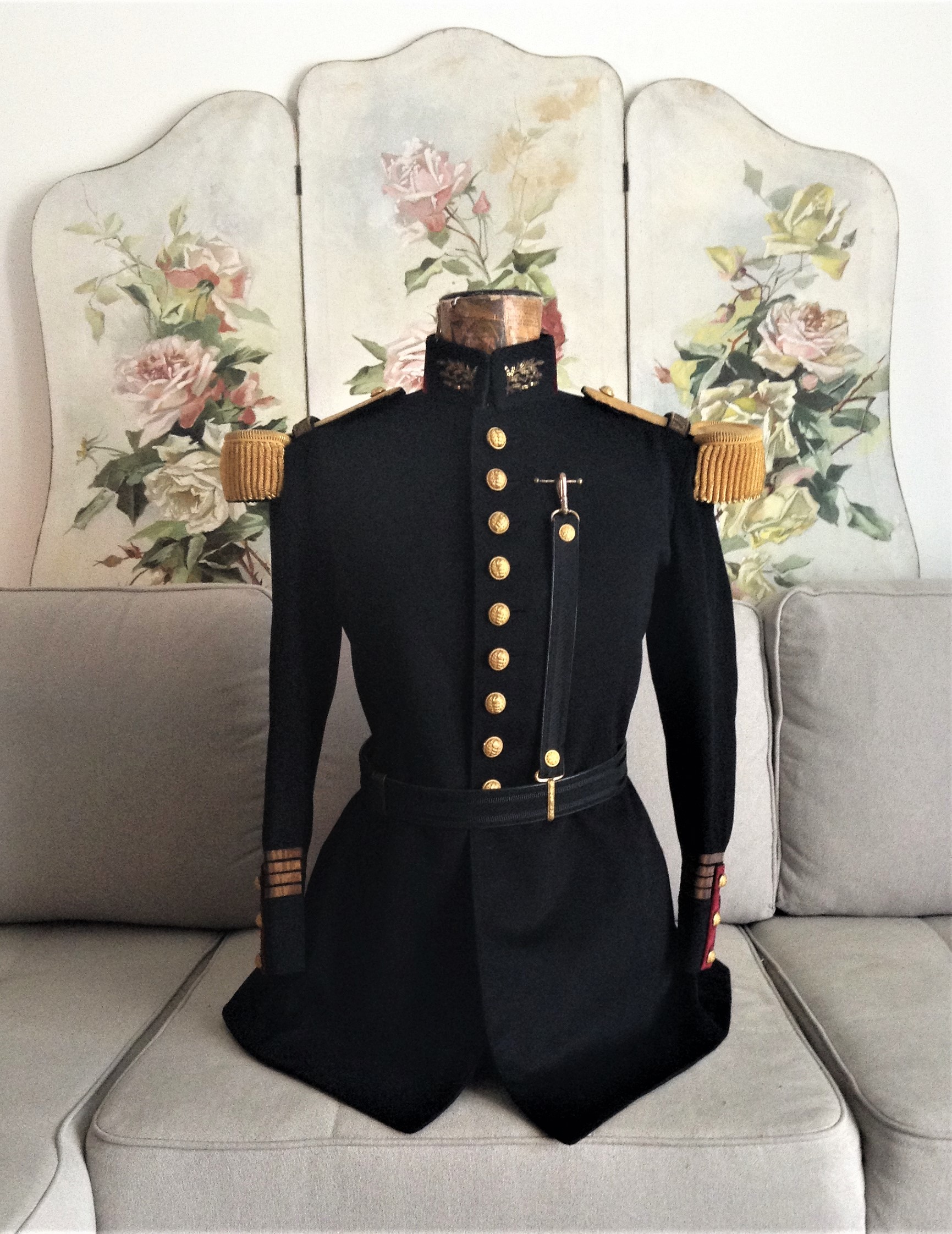 フランス軍アンティーク 軍医 大尉の礼装用制服コレクション ｅｌｅｇａｎｓｏｌｄａｔ オシャレなヨーロッパのミリタリーグッズ専門ブログ