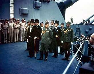 Surrender_of_Japan_-_USS_Missouri (1)