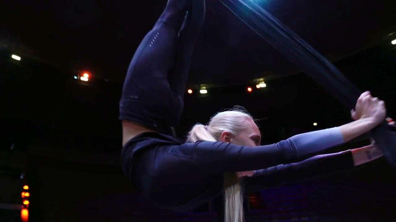 Yana Kudryavtseva - Air Gymnastics 002