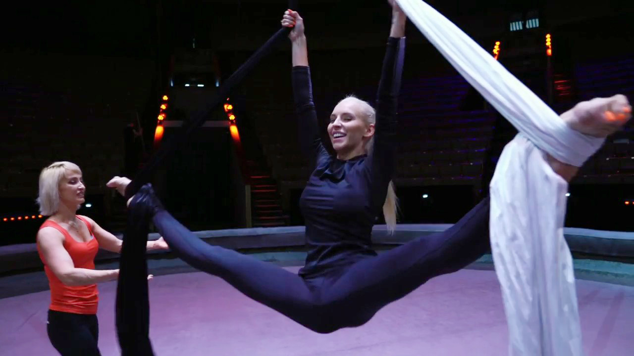 Yana Kudryavtseva - Air Gymnastics 003