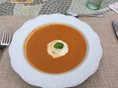 モーゼル川のほとりのトマトスープ
