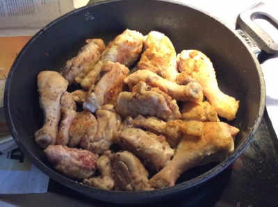 使用した骨つき鶏肉は約1,３kg。