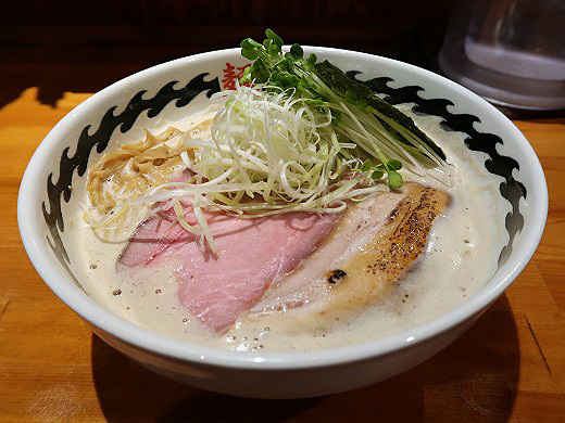 麺 ＦＡＣＴＯＲＹ ＪＡＷＳ・ラーメン