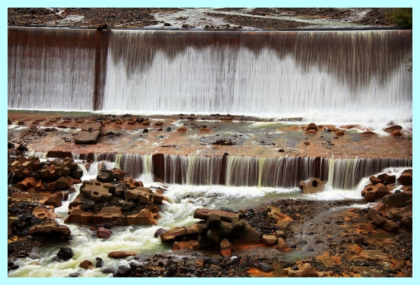 王滝川：水のカーテン (800x533)
